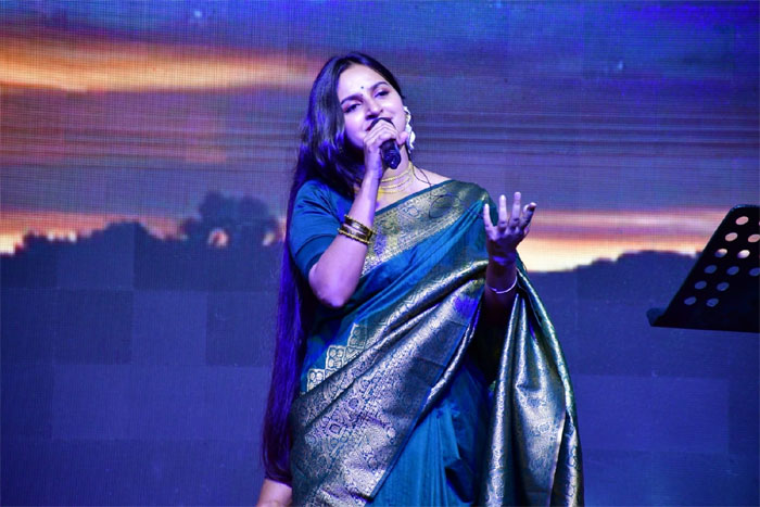Bengali Star Jalsa’s Famous singer Soumi Ghosh