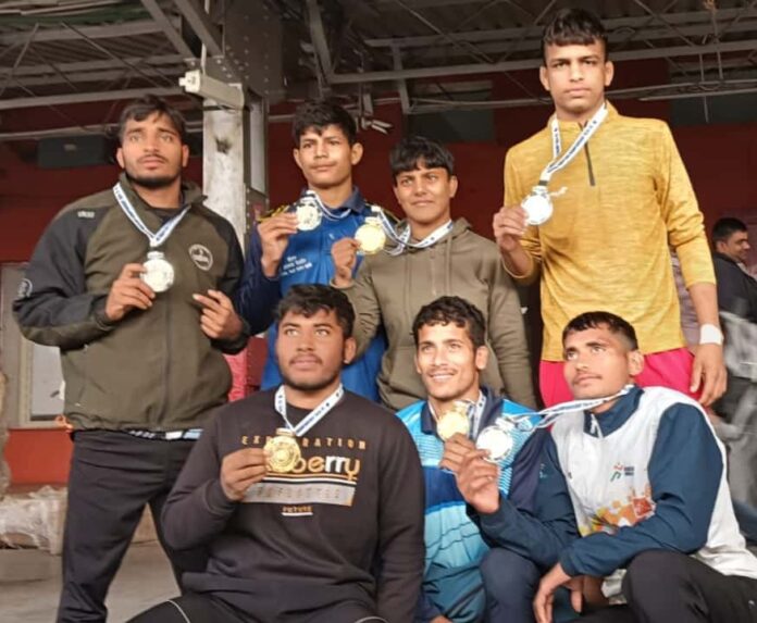 Medal winners from Bihar in National grappling wrestling